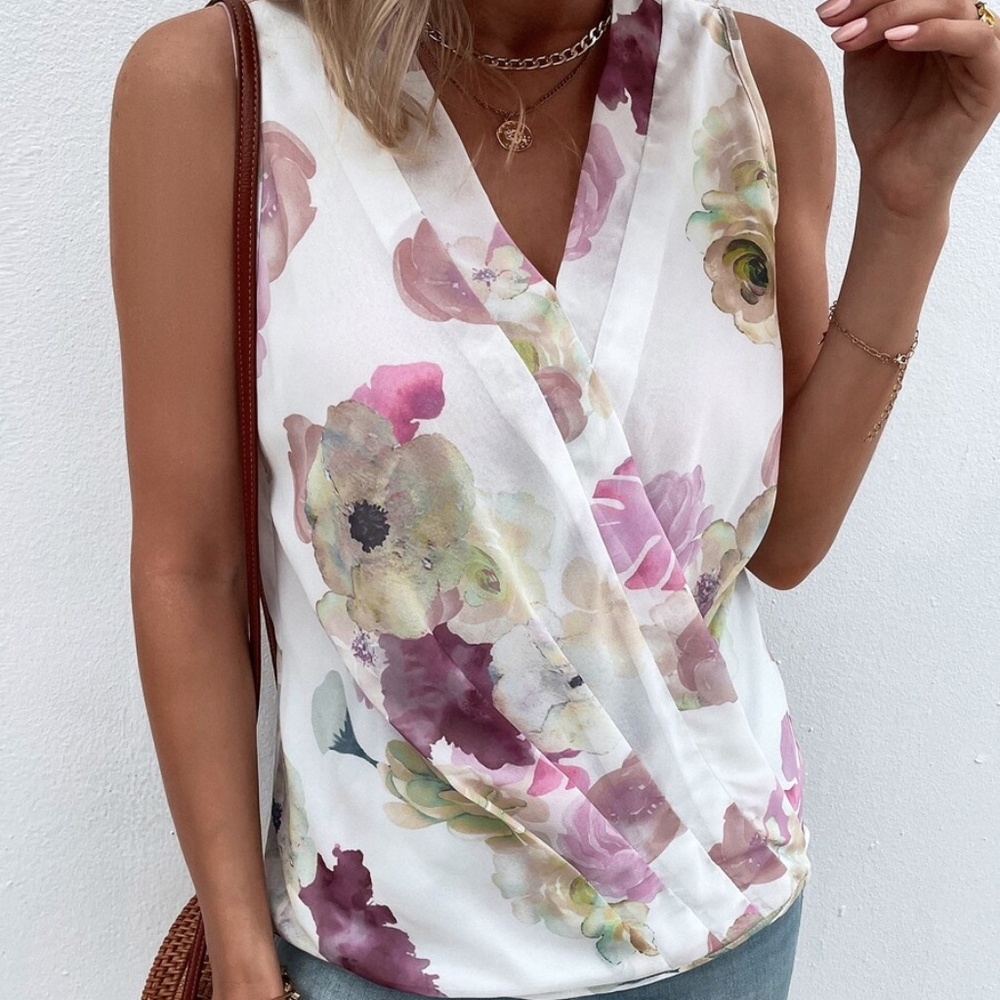 Boho Floral Print Overlap Sleeveless Blouse - Picture 2 of 8